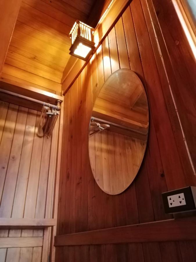 Wood House Pattaya Hotel Kültér fotó