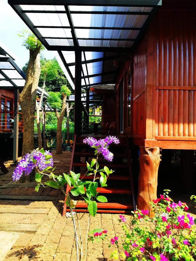 Wood House Pattaya Hotel Kültér fotó