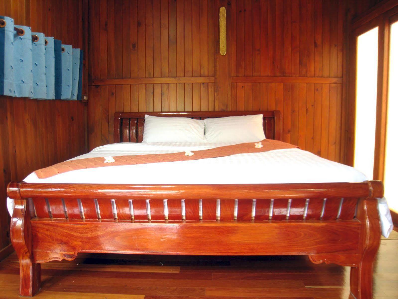 Wood House Pattaya Hotel Kültér fotó
