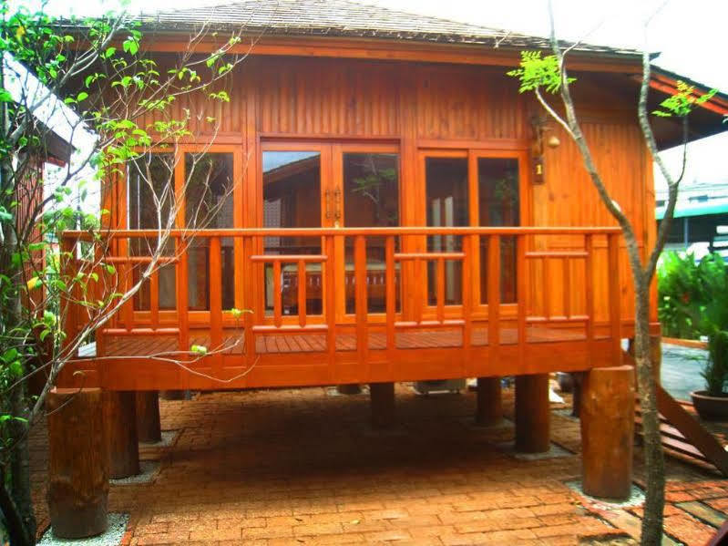 Wood House Pattaya Hotel Kültér fotó