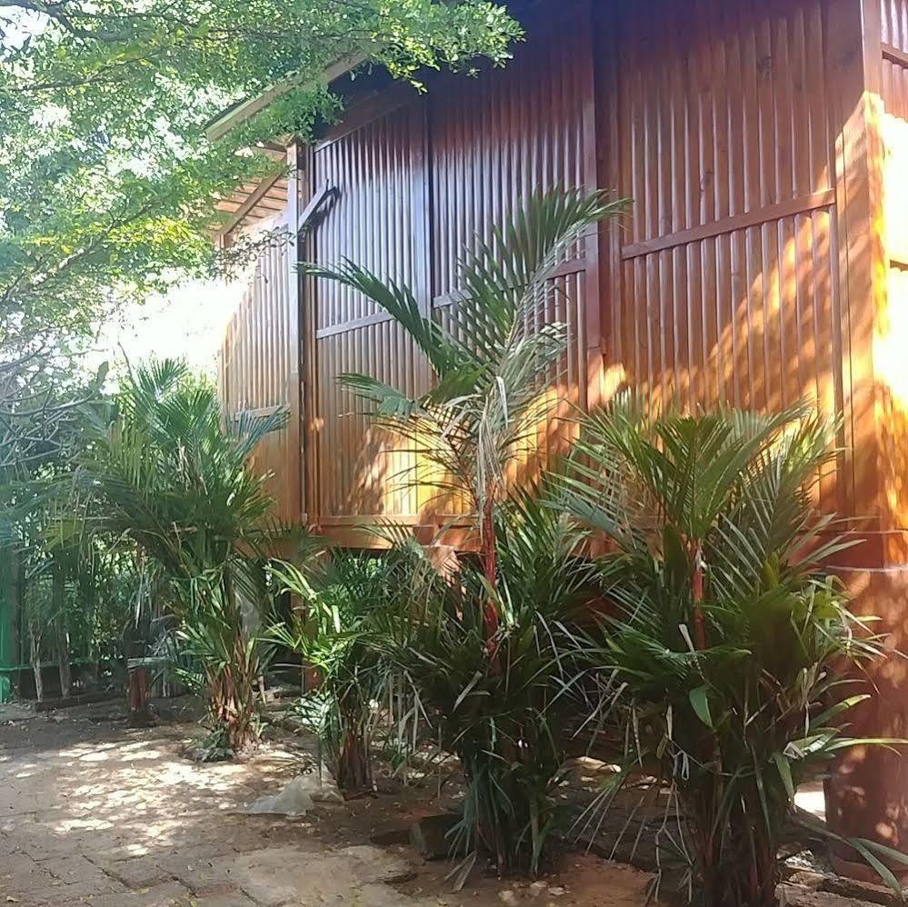 Wood House Pattaya Hotel Kültér fotó